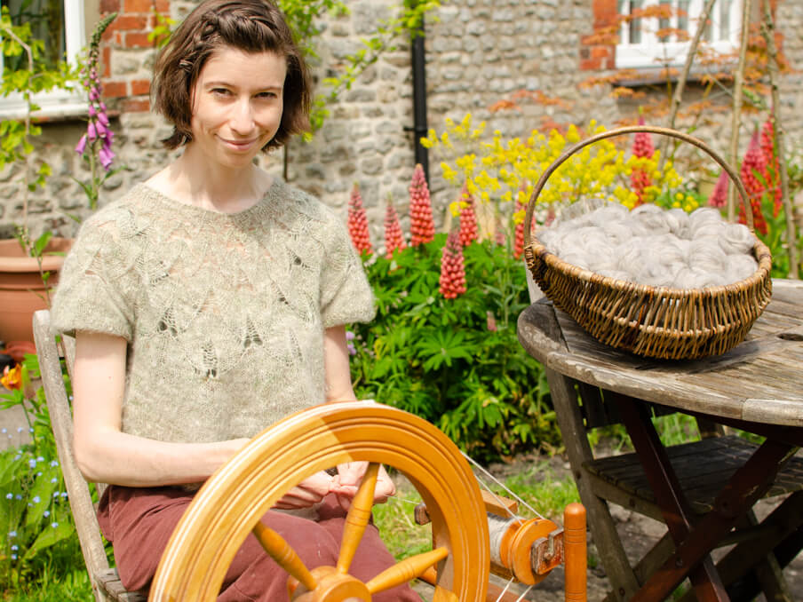 Episode 49 of the Marina Skua podcast – Spinning yarn and May blooms, a new knitting design and a trip to the sea