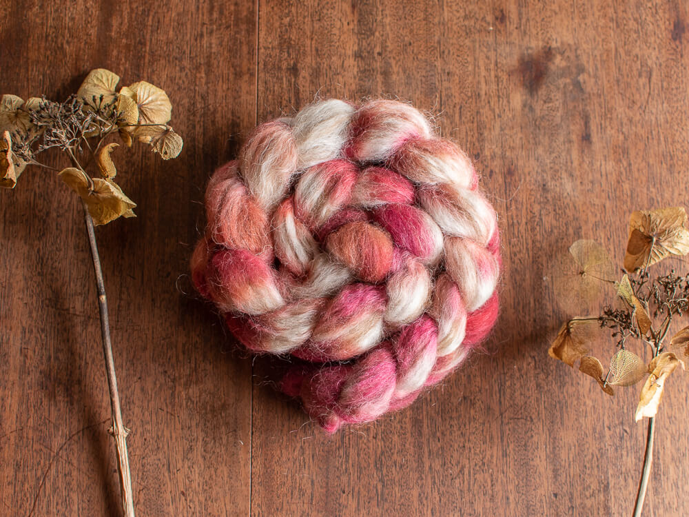 Dancers in Pink – Feather blend hand-dyed British wool tops