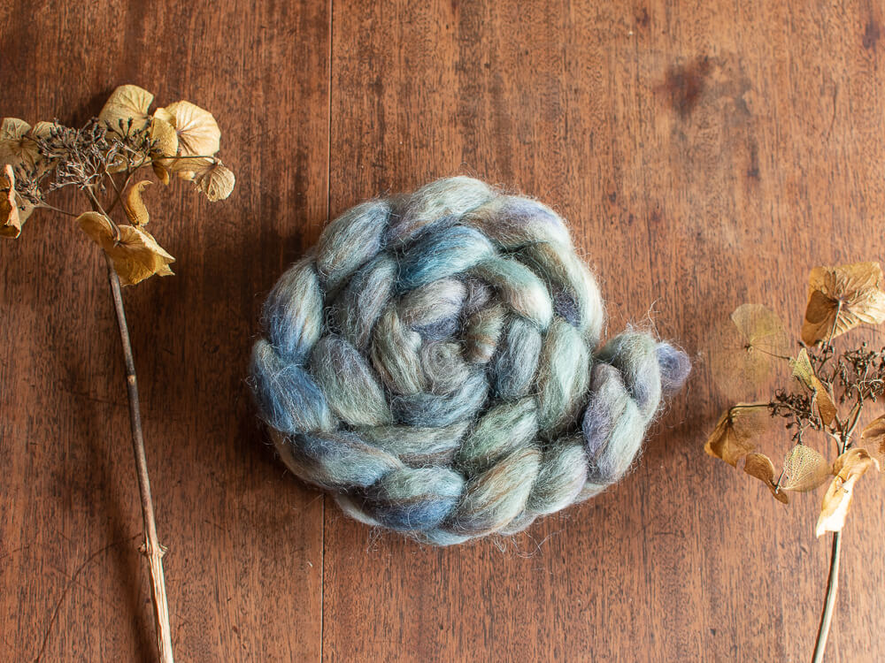 Nekton – Feather blend hand-dyed British wool tops