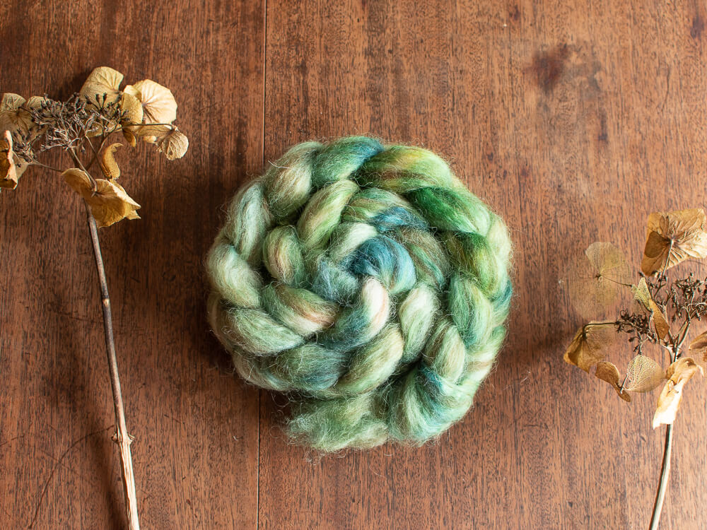 Phytoplankton – Feather blend hand-dyed British wool tops