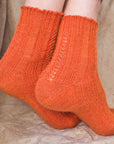 Fleos lace socks knitting pattern