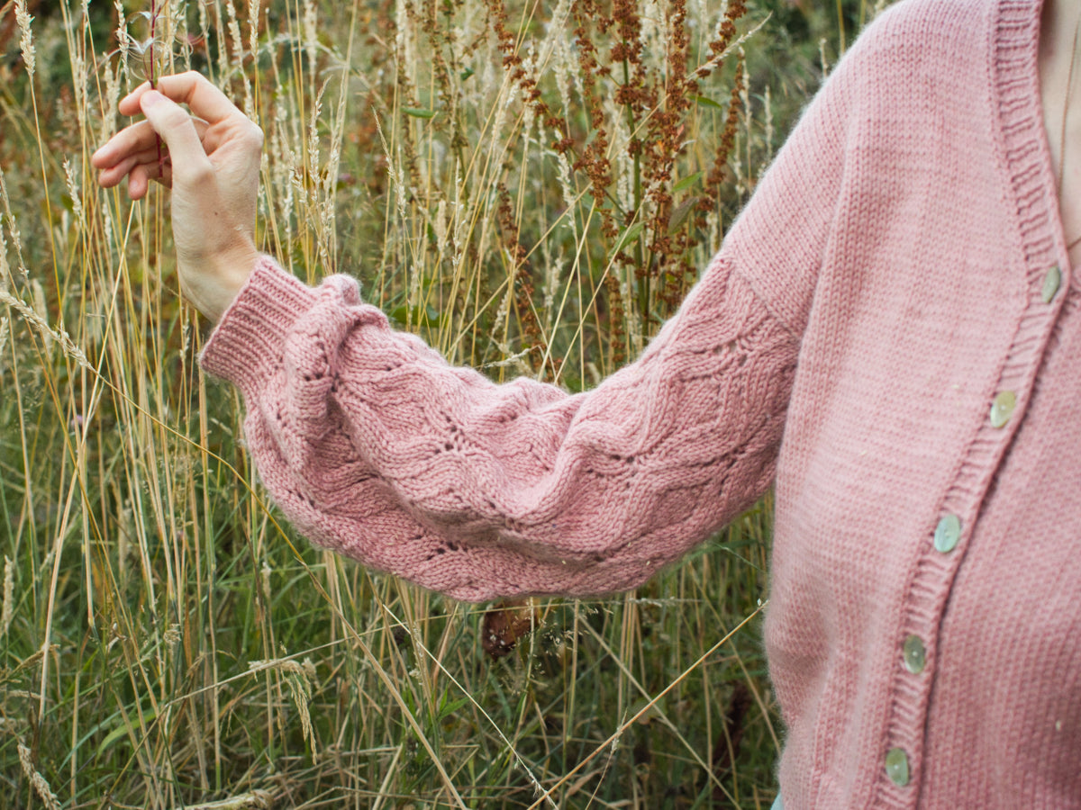 Mistland v-neck, balloon sleeve cardigan knitting pattern
