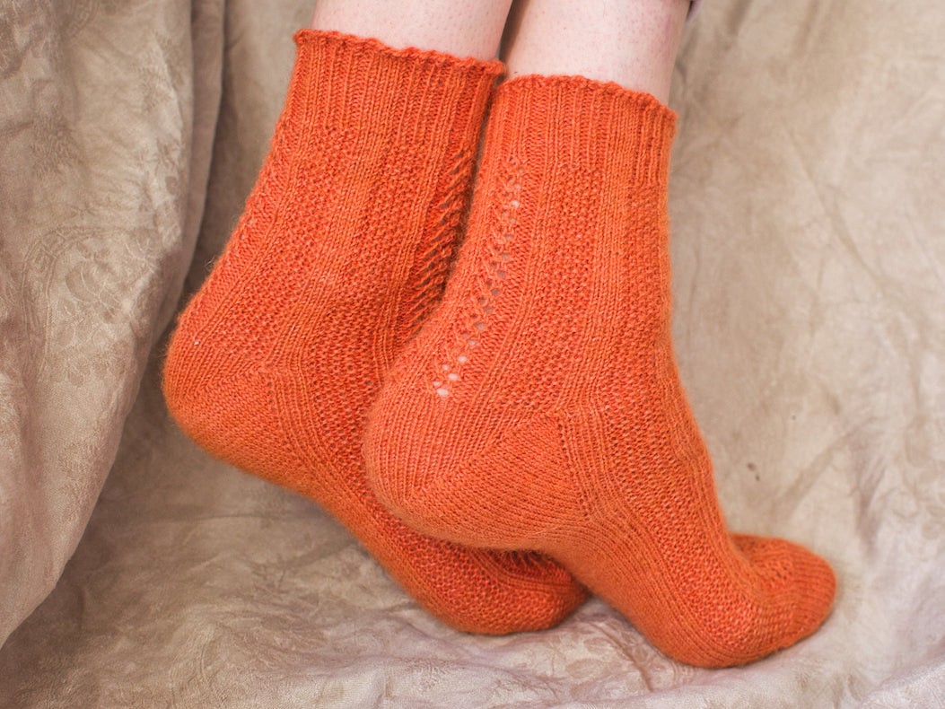 Fleos Socks knitting pattern