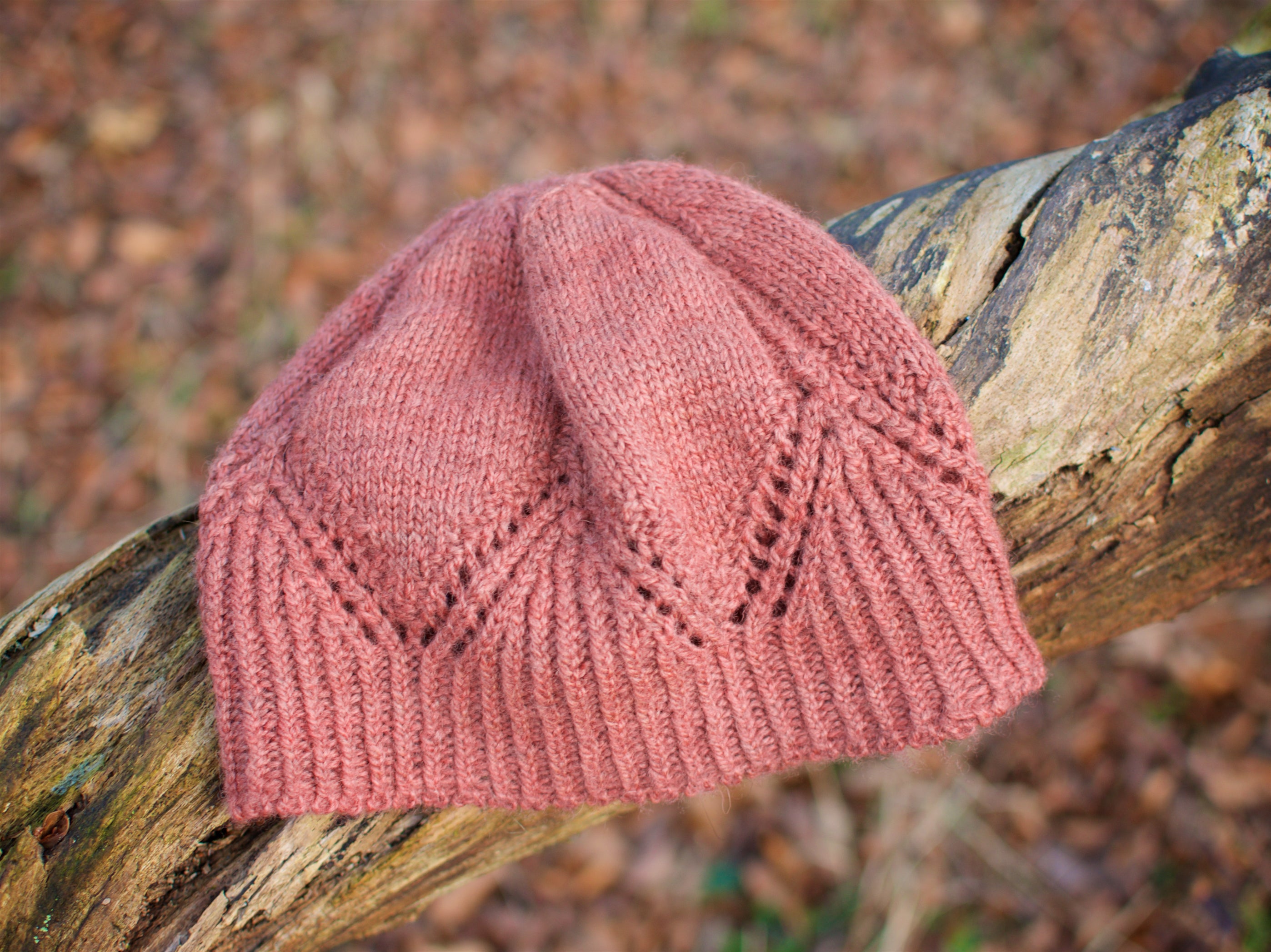 Healas hat knitting pattern